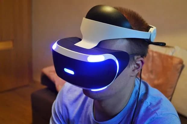 Jak oglądać filmy VR na PS5: Niezbędny sprzęt i aplikacje, które musisz znać Jak oglądać filmy VR na PS5: Niezbędny sprzęt i aplikacje, które musisz znać