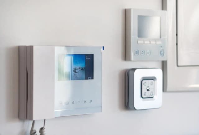 Alarm w domu jaki: wybierz najlepszy system dla swojego bezpieczeństwa Alarm w domu jaki: wybierz najlepszy system dla swojego bezpieczeństwa